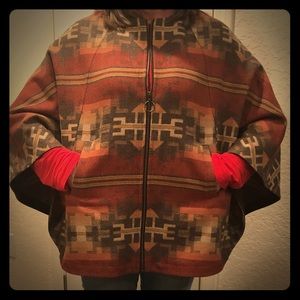 Pendleton Women’s Aurora Wool Jacquard Cape